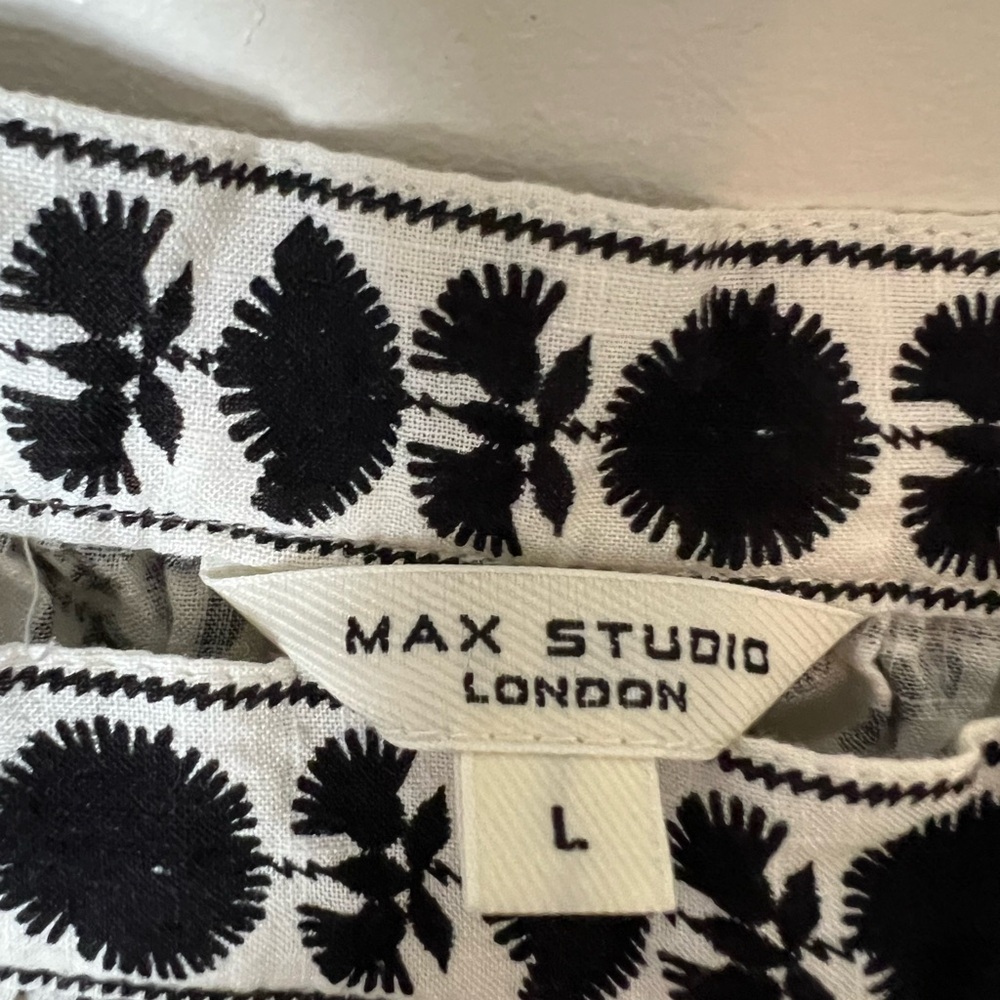 Max Studio Floral Black and Cream Women's Top - Picture 4 of 5